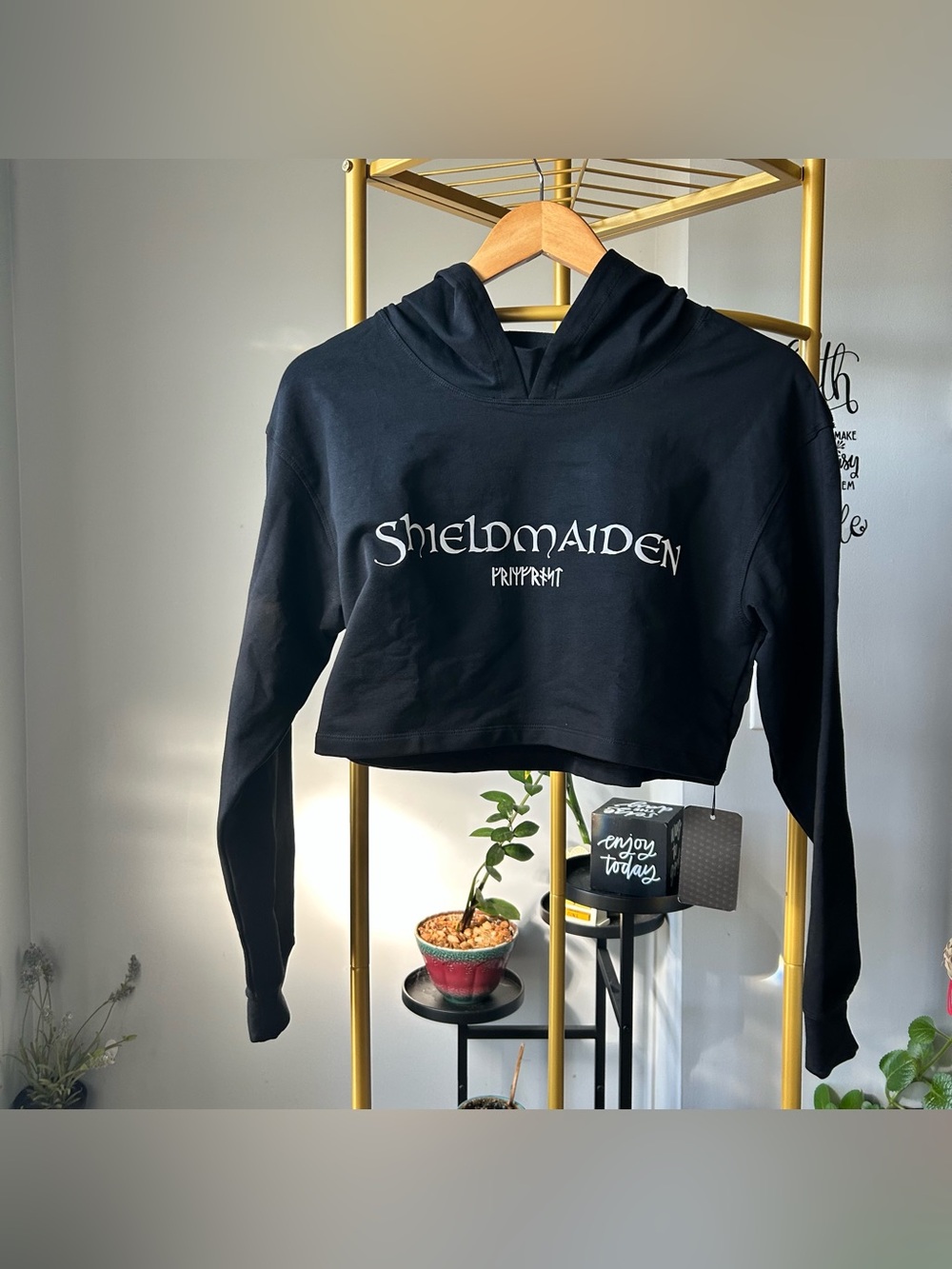 Grimfrost Women’s SHIELDMAIDEN Viking black long sleeves cropped hoodie size S